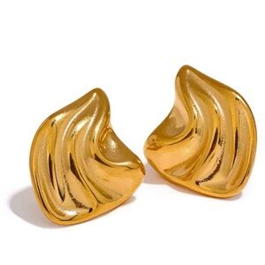 NWOT Stainless Steel Texture Geometric Creative Stud Earrings in Gold